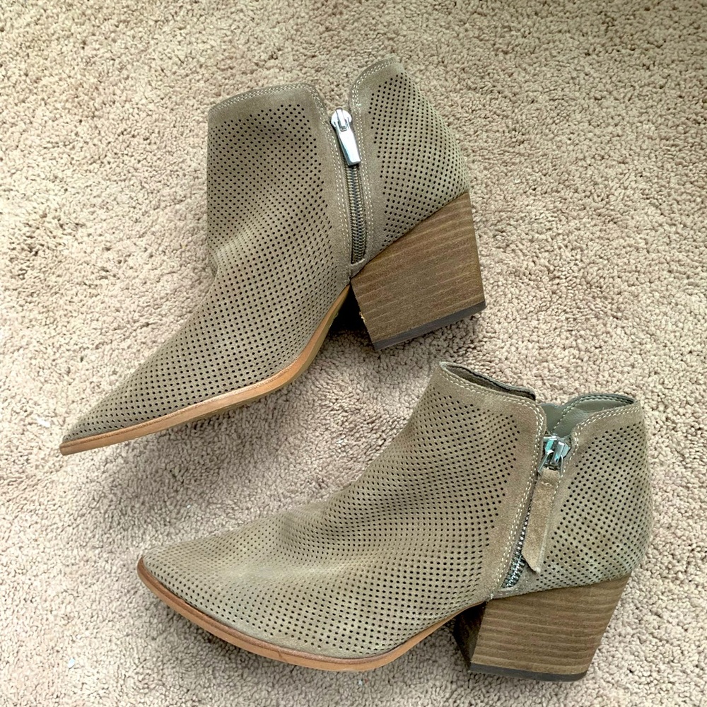 Vince Camuto Tan/Brown Booties
